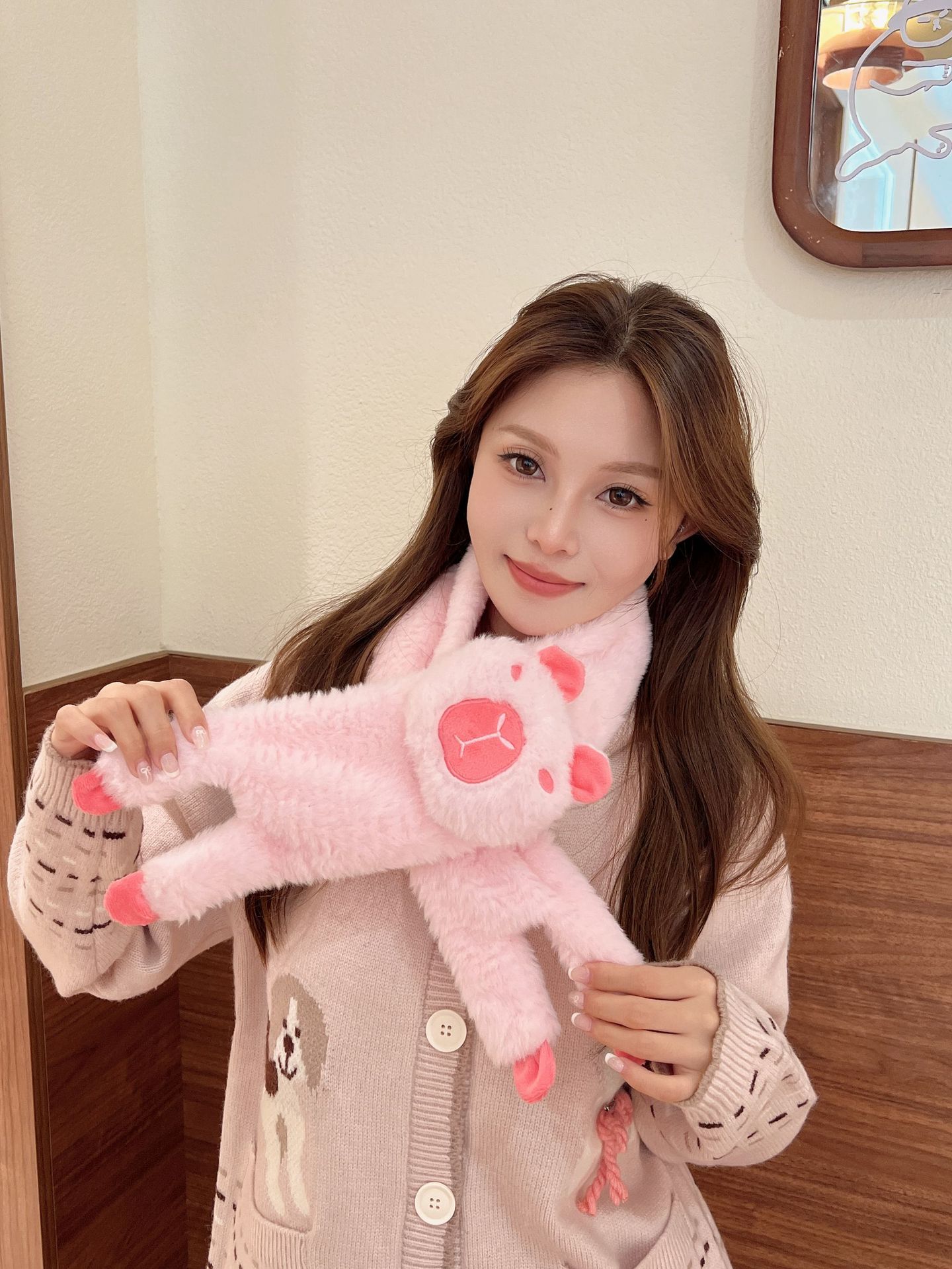 2025原创新款交叉围脖女冬季保暖百搭学生情侣围巾毛绒加厚仿兔毛卡皮巴拉围巾亲子款详情11