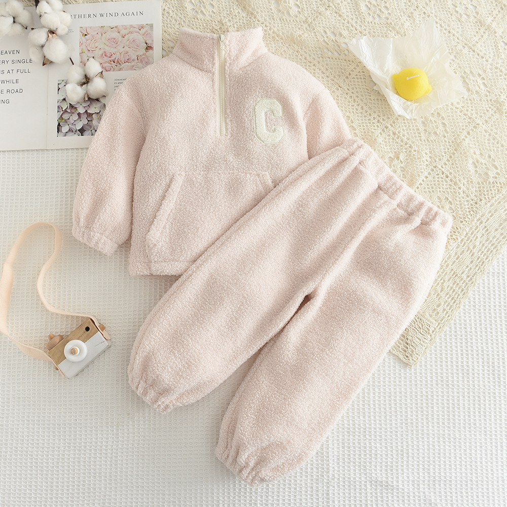 秋冬季temu新款韩版女童简约套装字母羊羔绒高领外套长裤两件套详情2