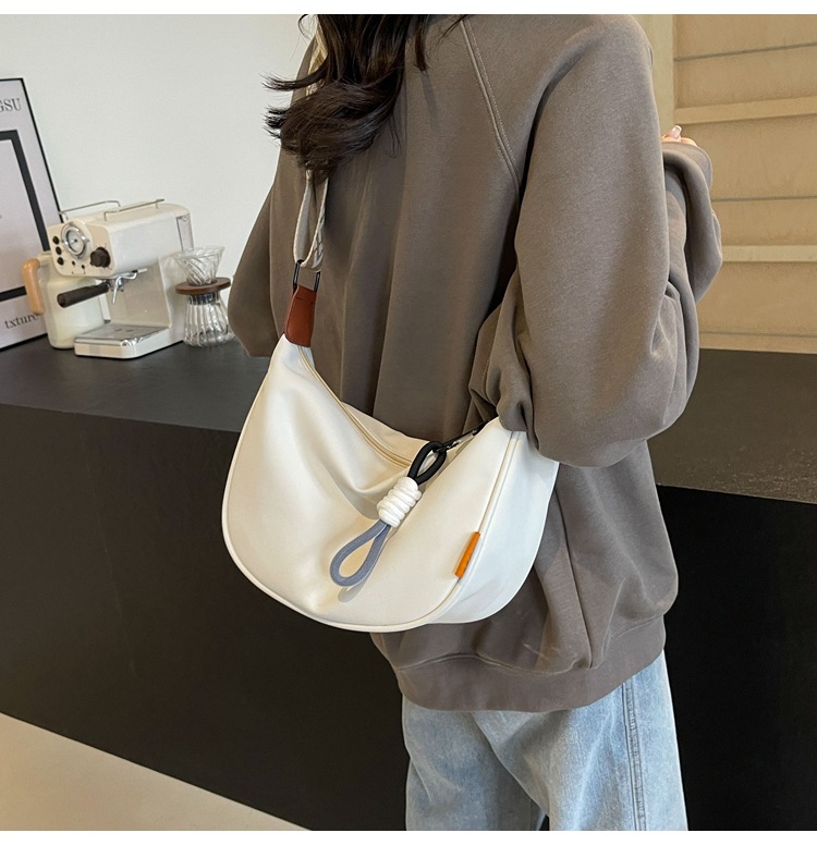 Casual nylon fabric bag for women, 2024 new trendy Korean style crossbody dumpling bag, versatile large-capacity canvas single-shoulder bag pic 11