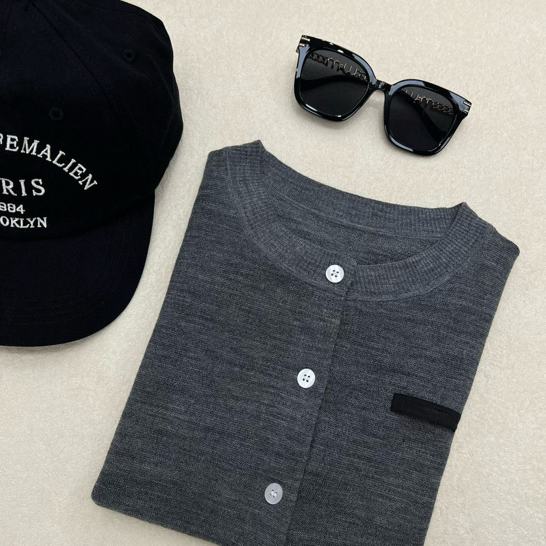 The 2024 summer new M fine-count woolen woven label commuting, smart and stylish slim short knitted cardigan pic 9