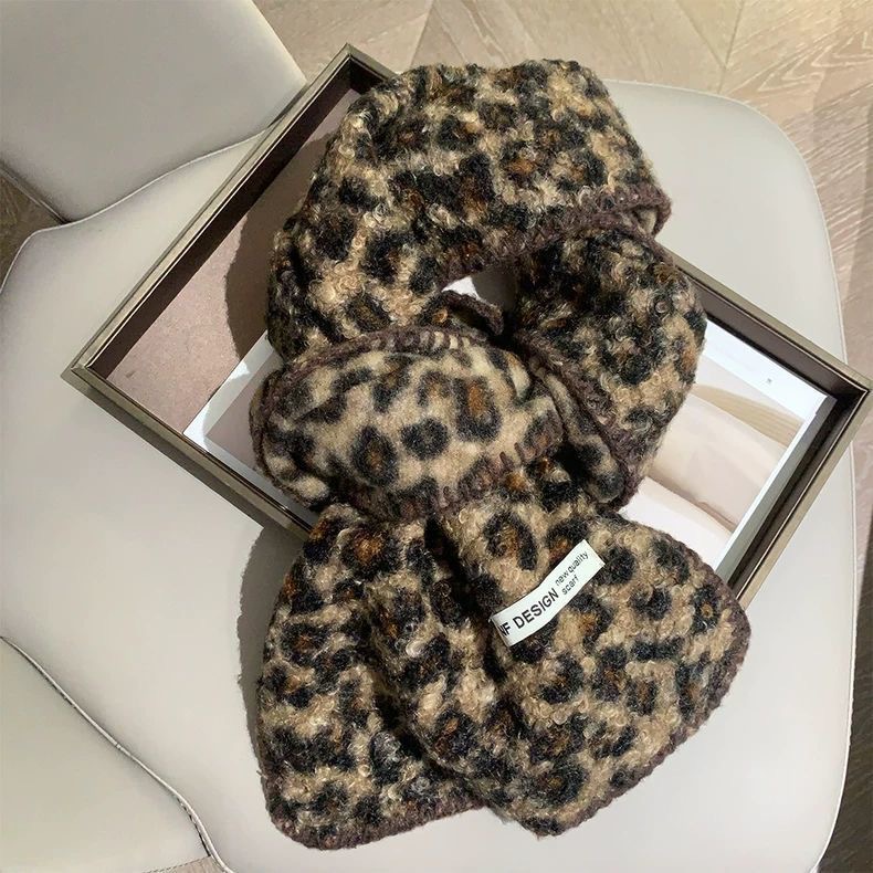 2025 Retro Hot Girl Leopard Print Scarf, thick and warm autumn and winter shawl, versatile and fashionable scarf clothing accessory pic 12