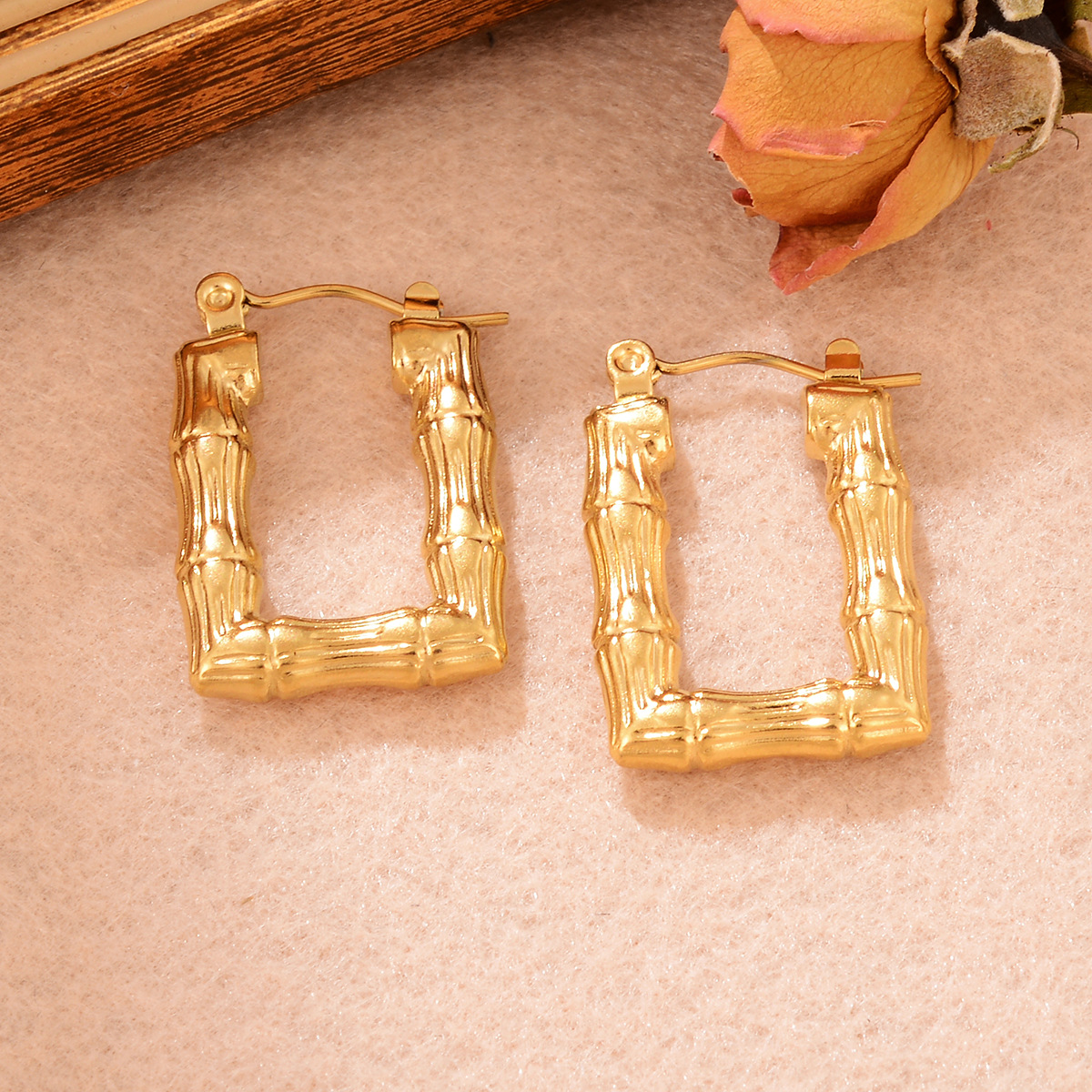 时尚复古简约大气不锈钢小众个性不锈钢纹理时尚扭纹U型耳环批发详情30