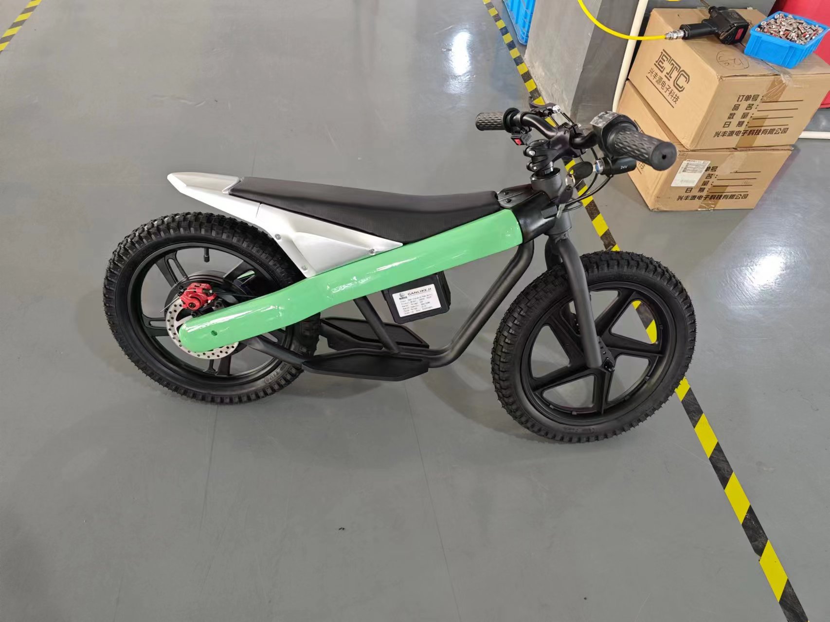 儿童电动车滑步车平衡车Balance Bike Ride On Toys Kids scooter详情24