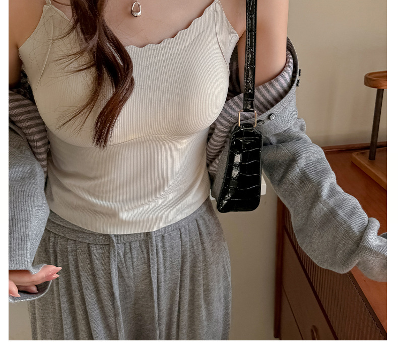 春夏季冰丝无痕带胸垫固定杯打底吊带背心女式内搭设计感性感上衣详情25