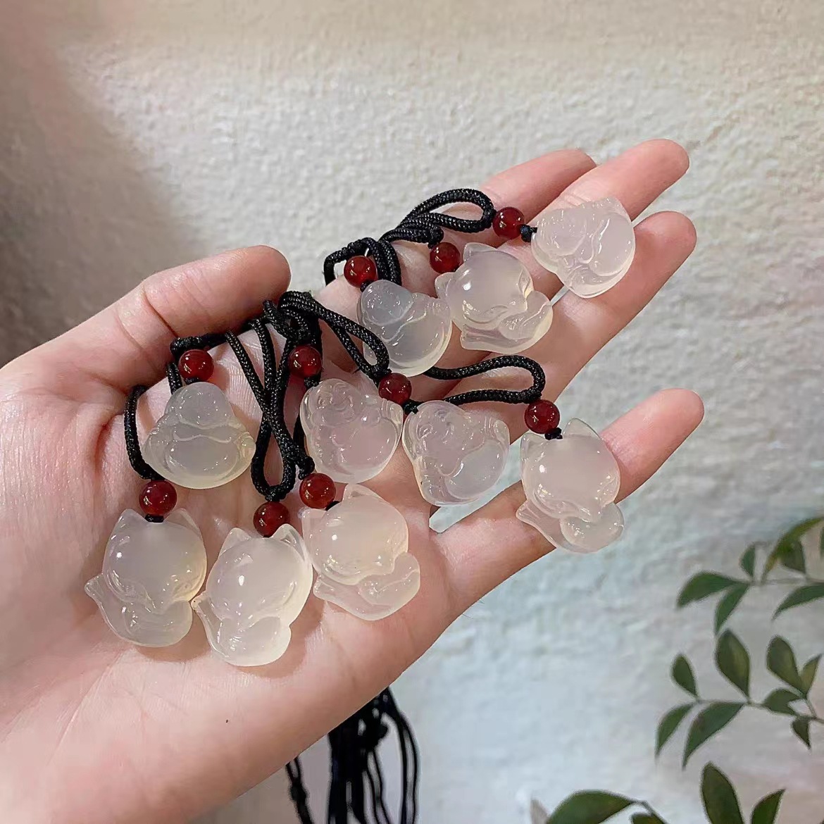 小众设计狐狸天然玛瑙荔枝冻笑佛弥勒佛项链女款锁骨链玉髓吊坠 直播热销款详情4