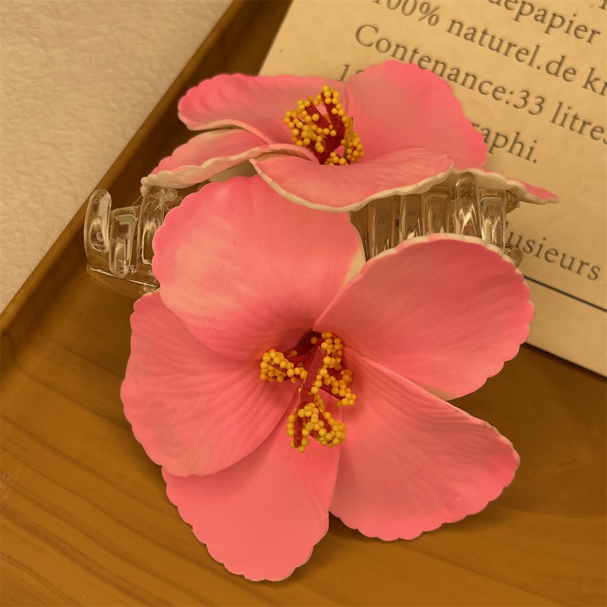 This trendy faux hibiscus flower hair clip exudes a high-end atmosphere. The side clip is a Bohemian hair band for a seaside vacation pic 36