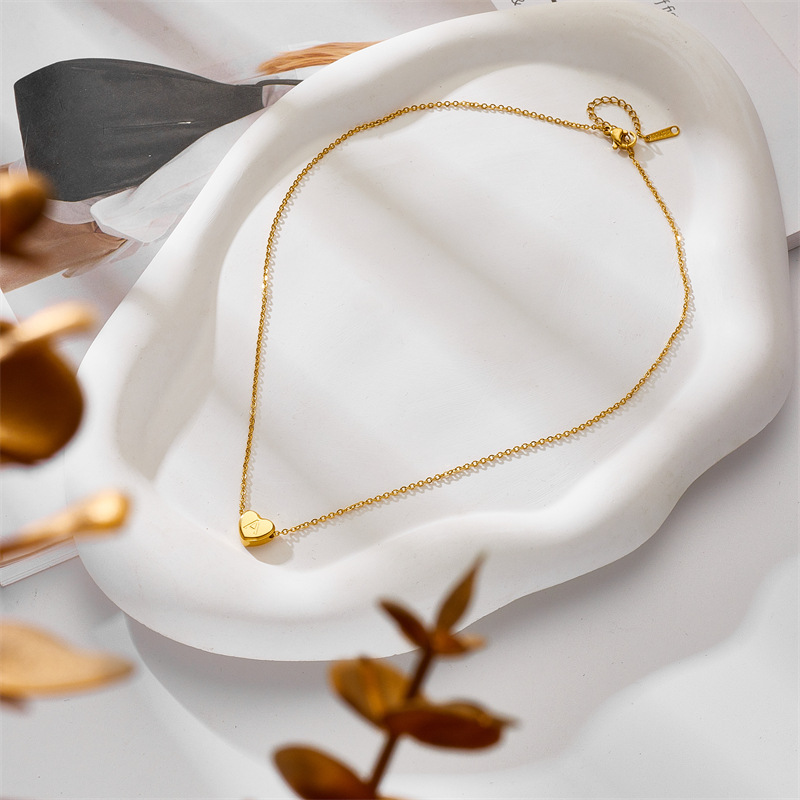 18K金不锈钢26个英文字母桃心形吊坠项链欧美新款项链男女通用详情18