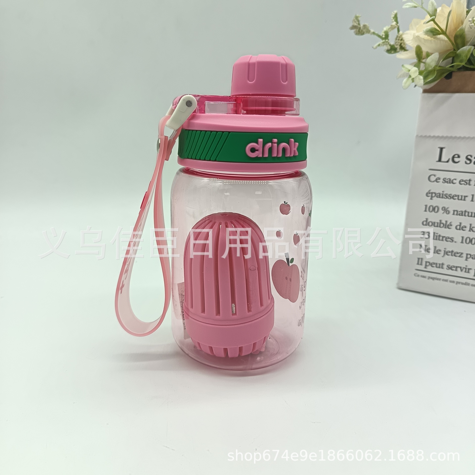 Summer simple and stylish straw cups for wholesale trade, large-capacity outdoor fitness water bottles, high appearance level and portability pic 5