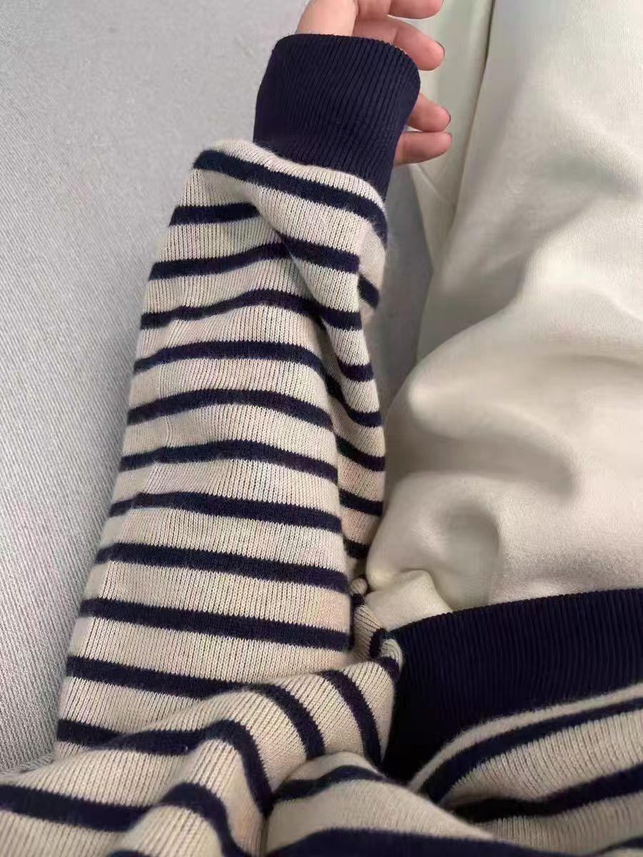 复古港味条纹圆领针织女秋冬新款宽松学院风休闲百搭长袖上衣外套详情6