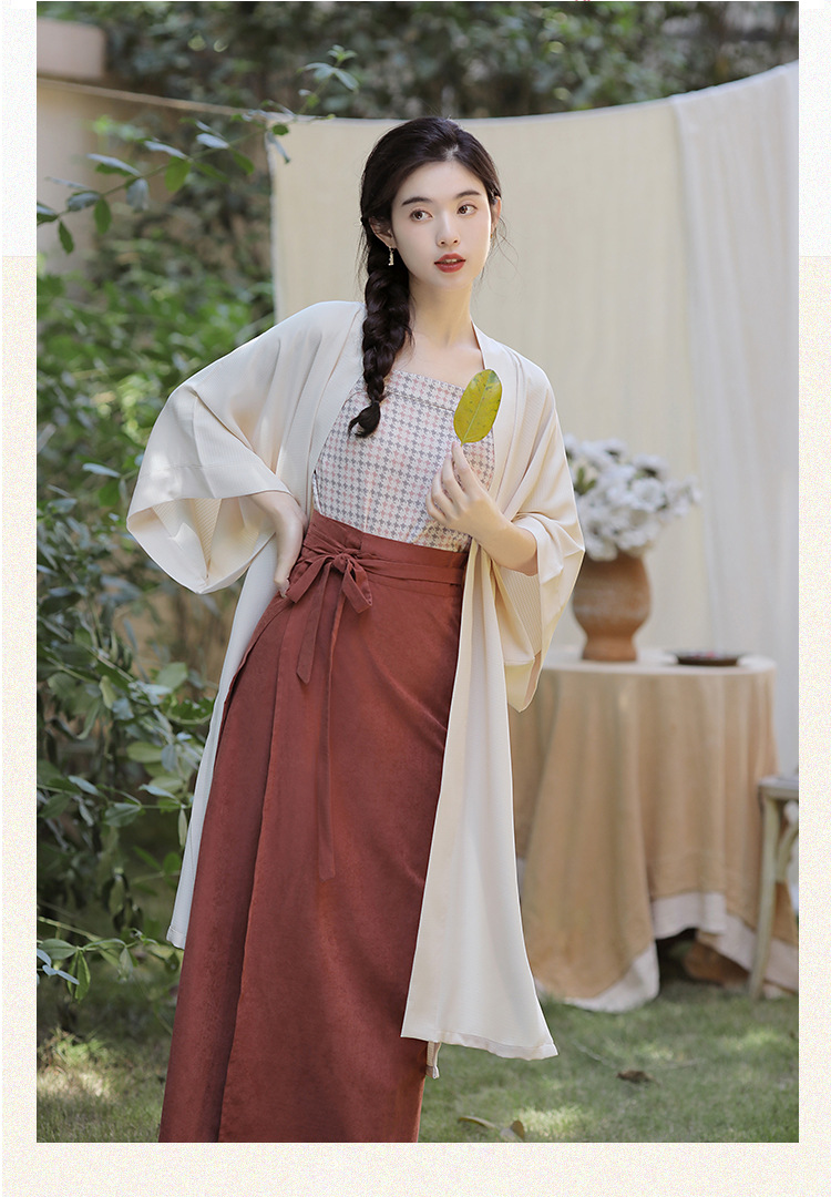 The new spring and summer Hanfu Song Dynasty dress is versatile and slimming. The improved Song Dynasty style halter three-piece set by Changgan Temple for women pic 44