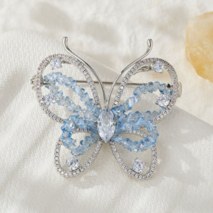 Source factory Forest-themed gradient crystal butterfly brooch, copper alloy micro-inlaid zircon light luxury high-end brooch clothing pic 3
