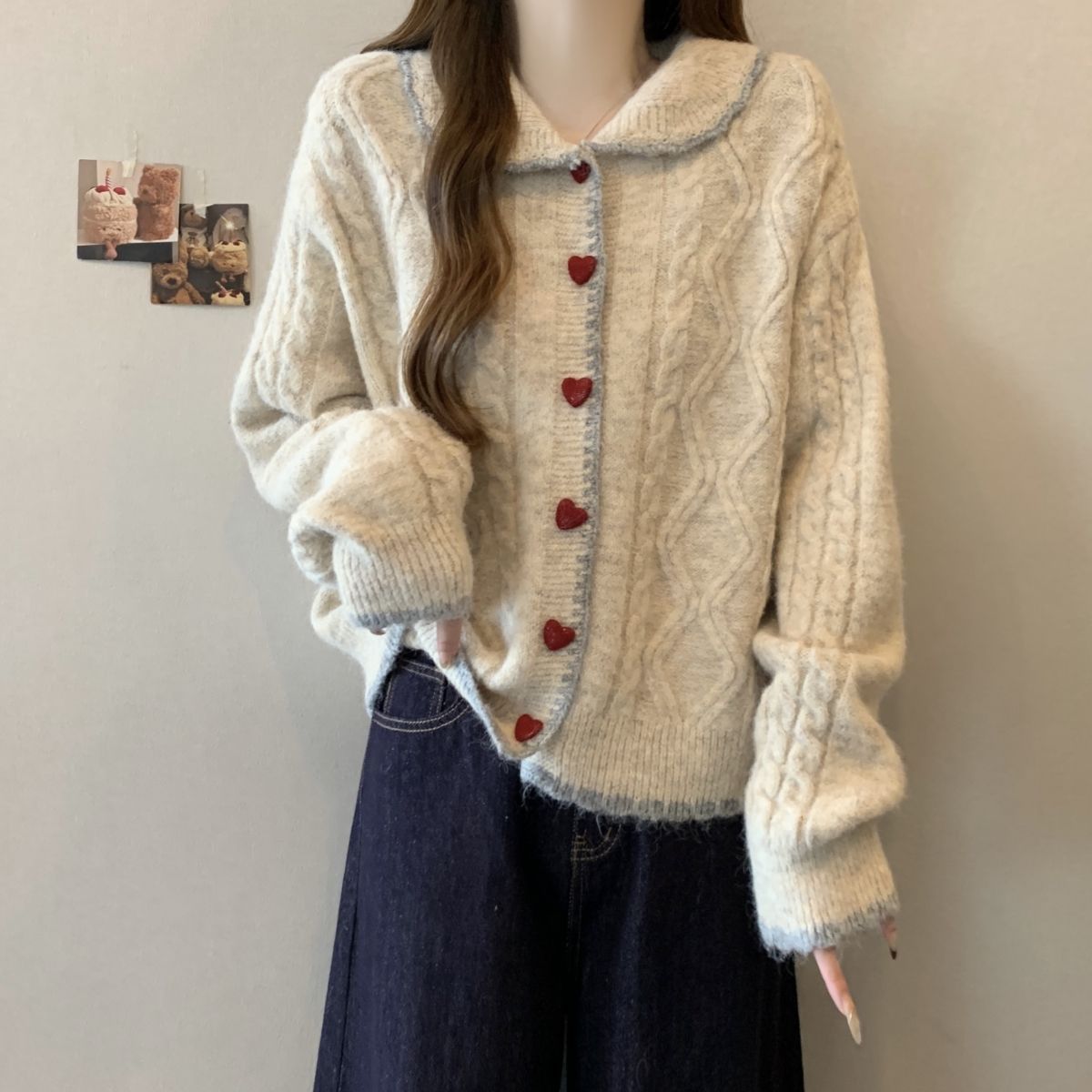 A gentle heart-shaped sweater with a doll-neck button and a twist, a new style of laid-back knitted coat and cardigan pic 11