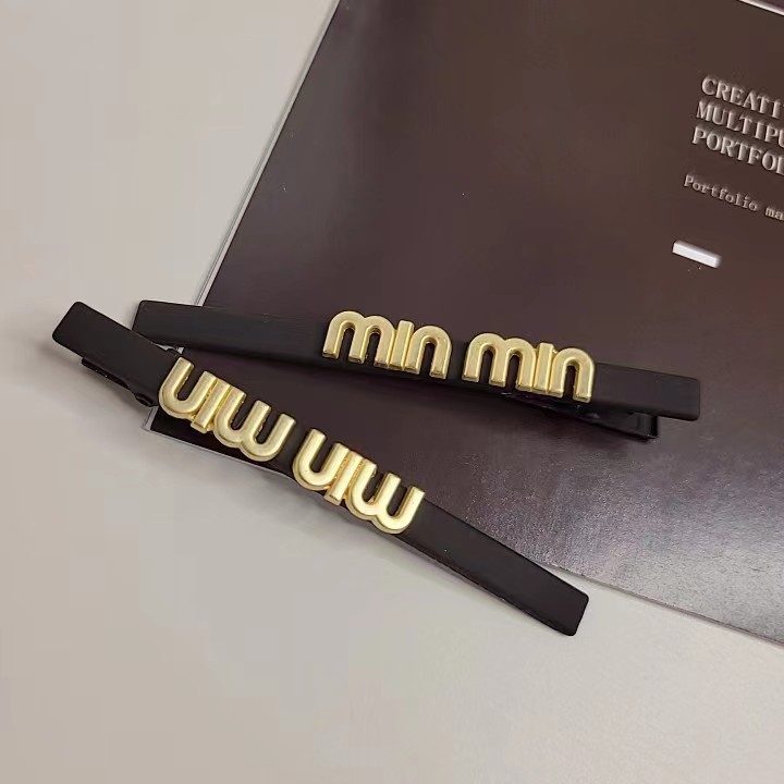 8cm matte high-end black gold miumiu hair clip, side clip, bangs clip, straight clip, broken hair clip pic 4