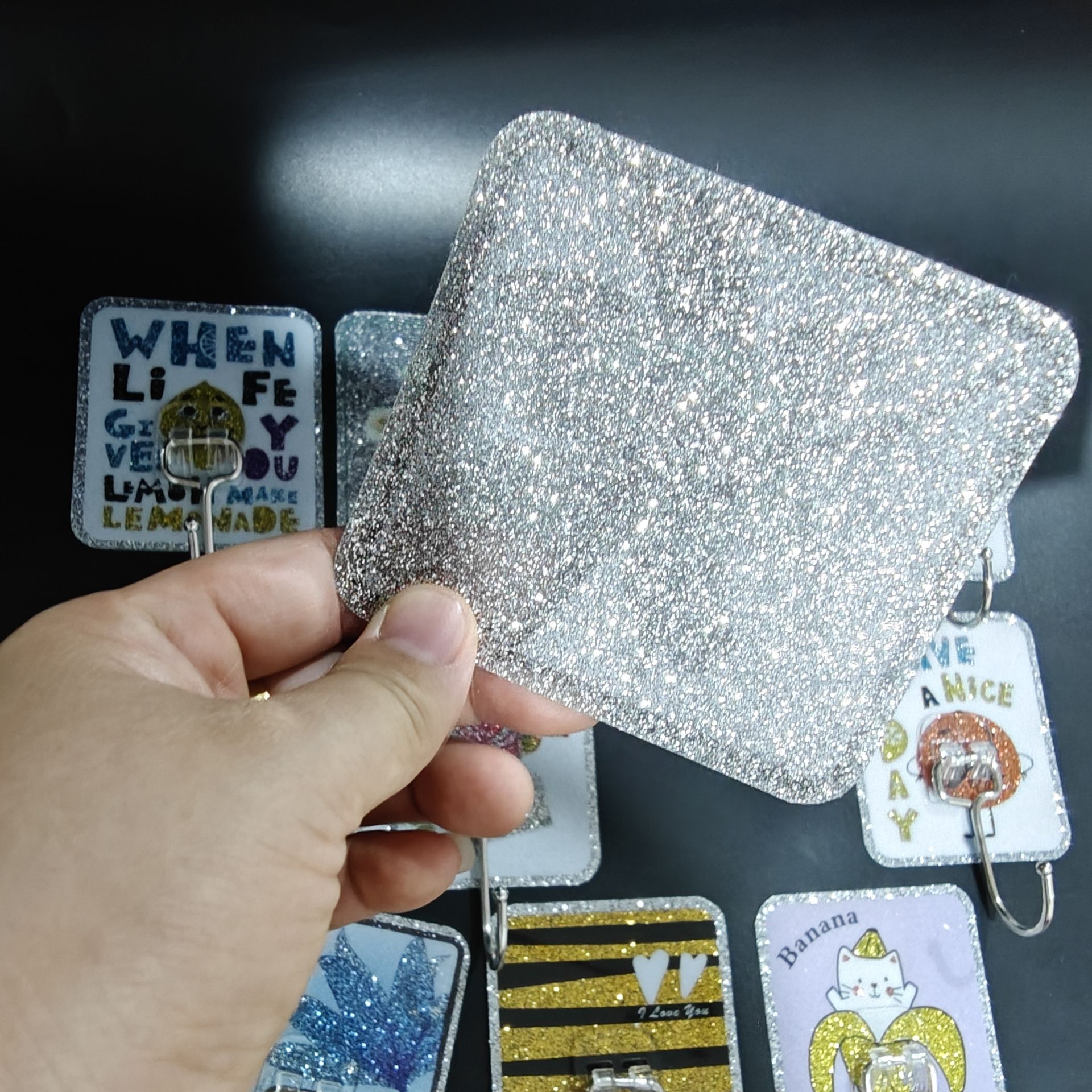 【1-1 Zone 】 Gold Powder Large Iron Hook 100 yuan per pack 2500 yuan per piece. Gold powder large iron hook, seamless large hook, no drilling, sticky hook, door, kitchen, bathroom, wall, coat and hat hook, 1 yuan pic 6