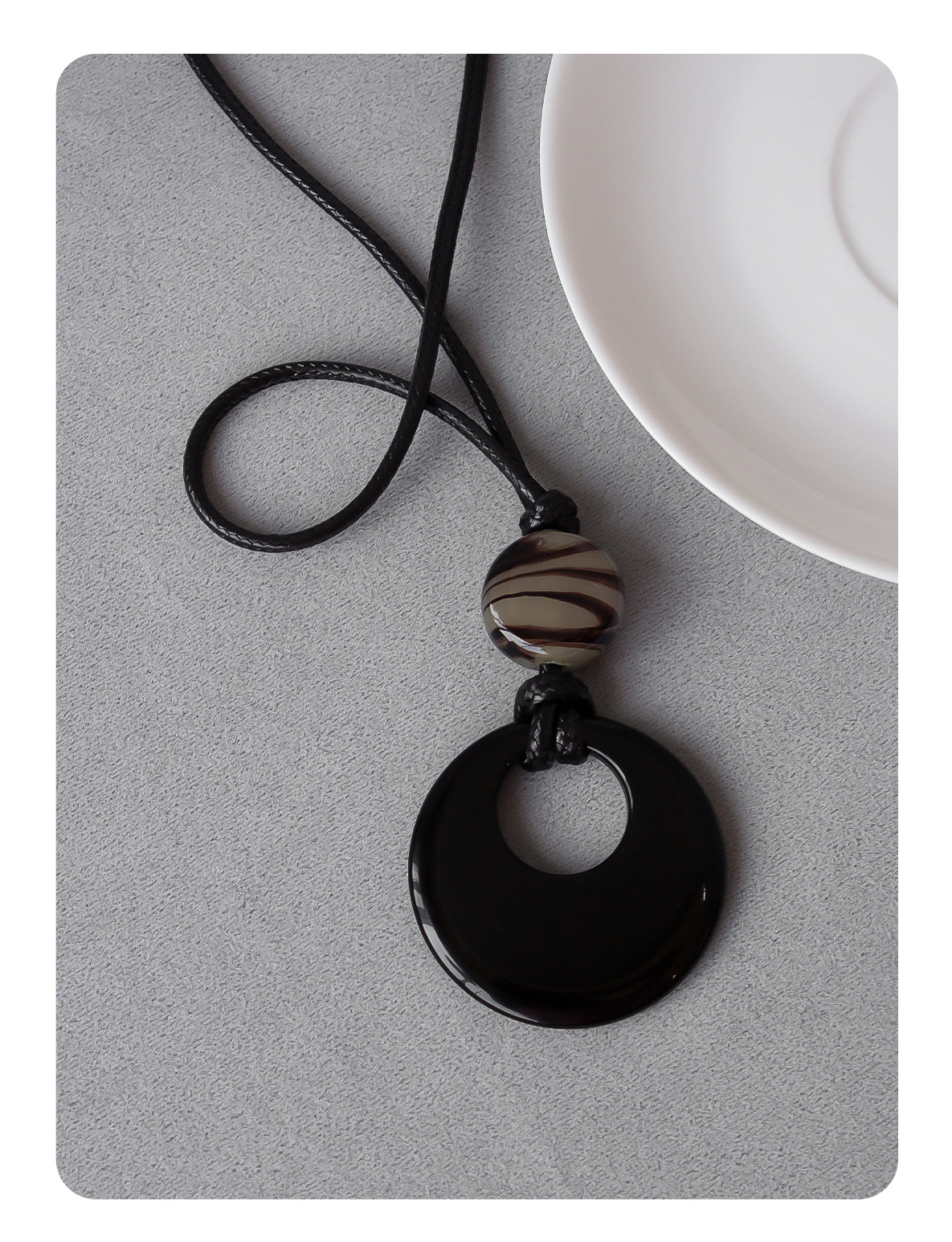 琉璃圆环吊坠 新中式简约高级感黑绳长款毛衣链平安扣吊坠项链详情5