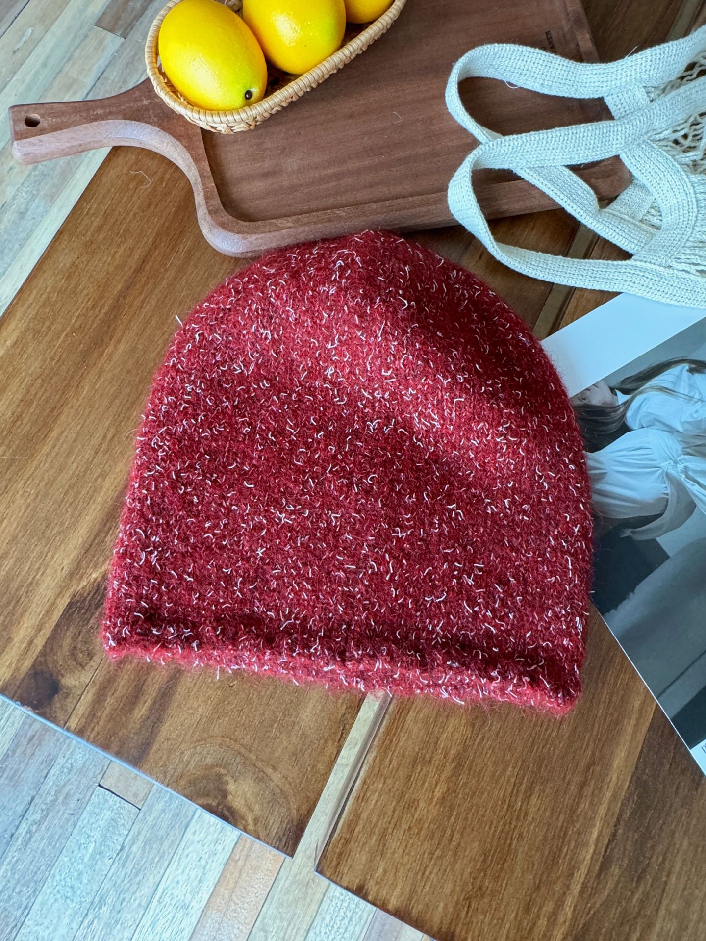 The star-style cold hat for autumn and winter, the chanel-style knitted hat, is fashionable and versatile, and can show off your face. The small bun hat is trendy and sweet pic 4