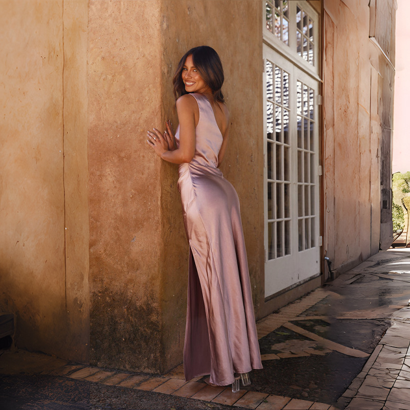 Cross-border Amazon 2024 Spring/Summer, European and American style, slimming, single-shoulder, socialite style, slit, sexy satin dress for women pic 20