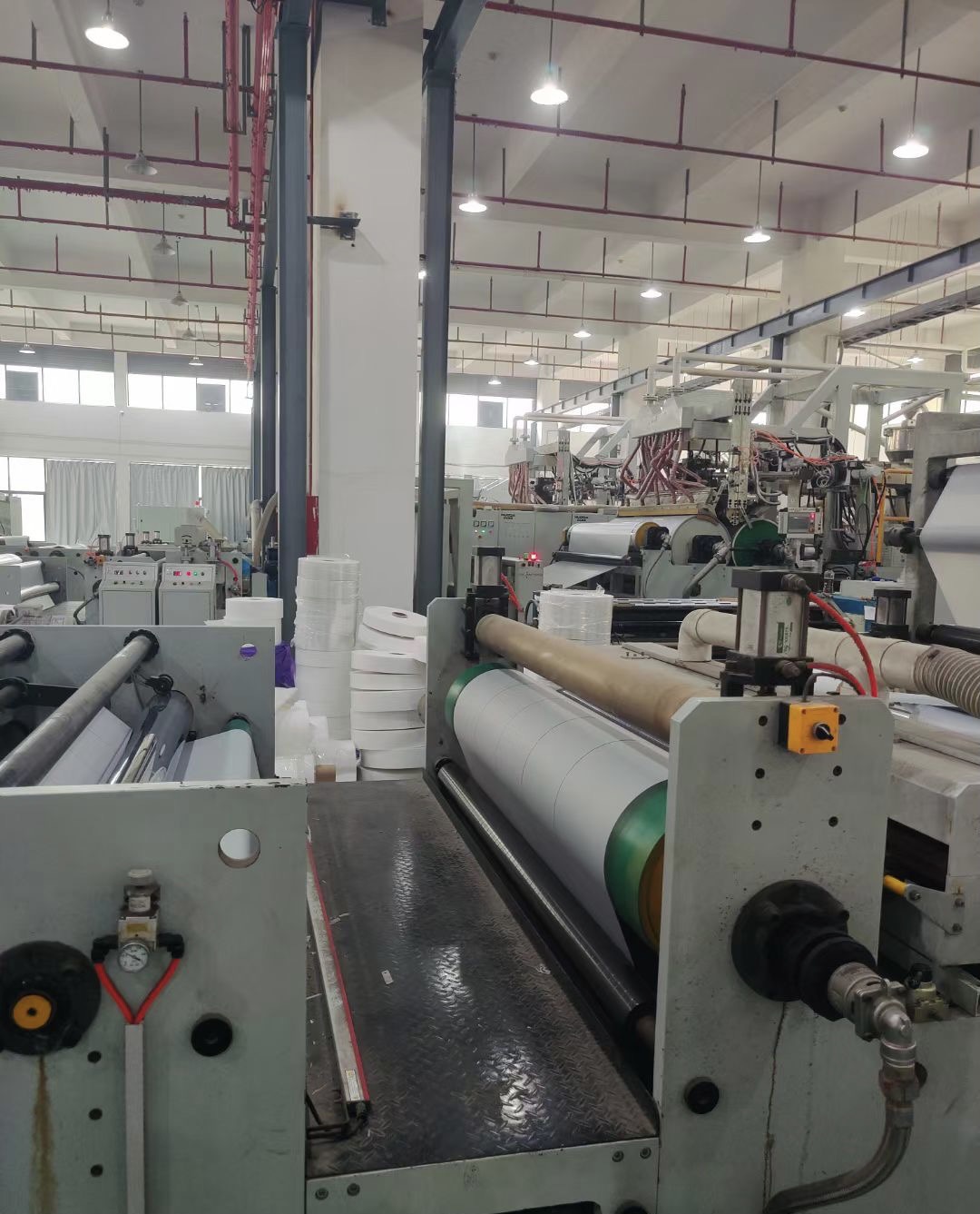 Cast film, blue industrial roll film, stretch packaging film, protective film, disposable isolation suit, embossed film, cpe film pic 18