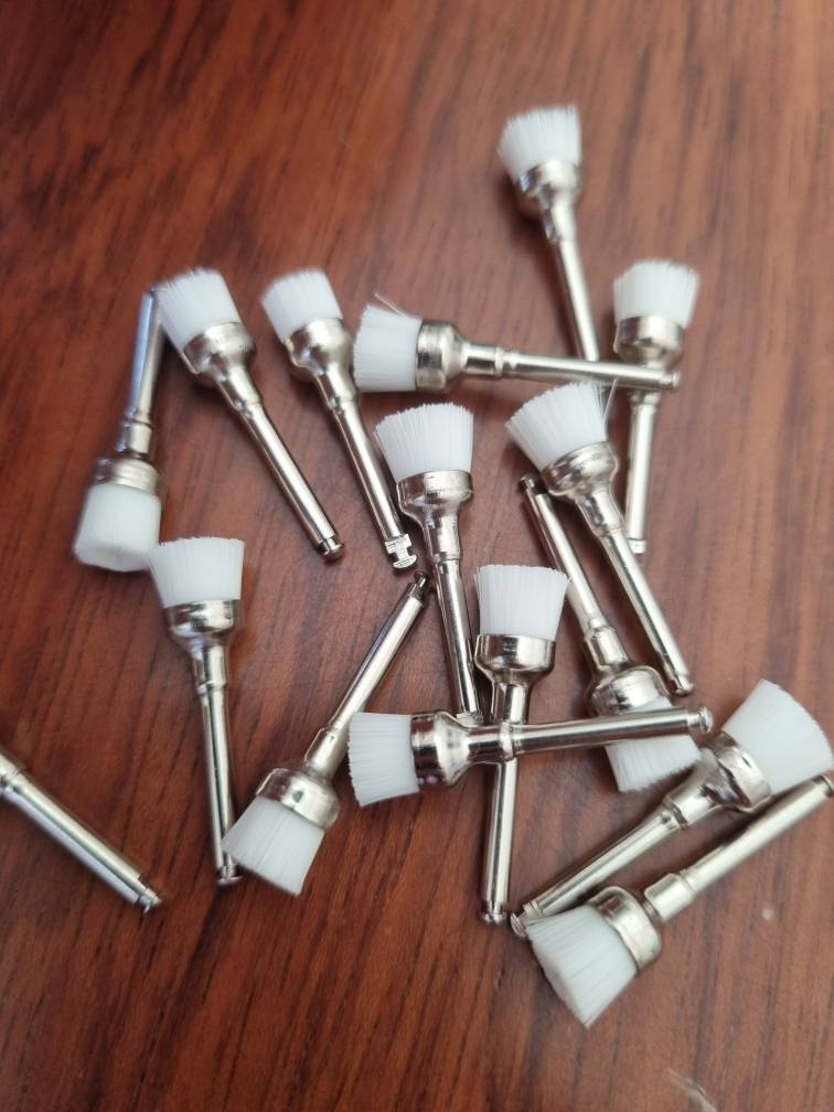 跨境专供牙科一次性耗材牙科材料彩色抛光刷尼龙彩色抛光平头刷详情7