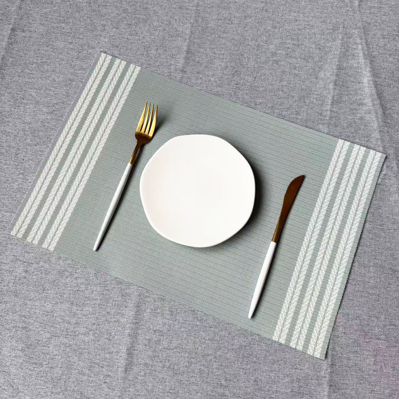 跨境欧式酒店西餐垫pvc 水洗特斯林餐桌垫纯色防水防滑隔热垫杯垫详情7