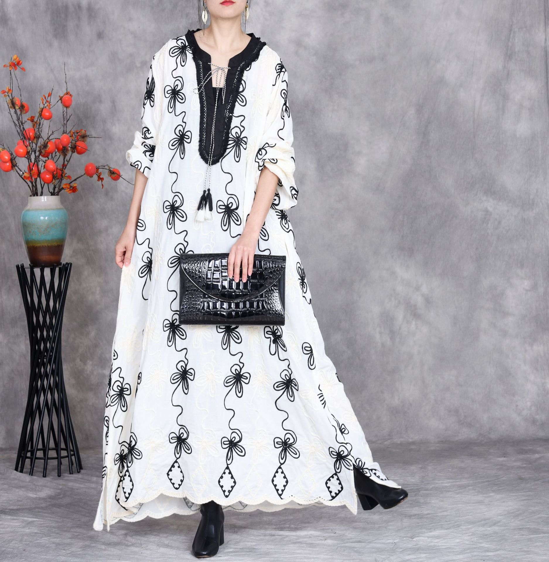 Spring 25 new pure cotton hand-embroidered dress, loose and elegant V-neck long-sleeved dress, a cross-border bestseller in Russia pic 6