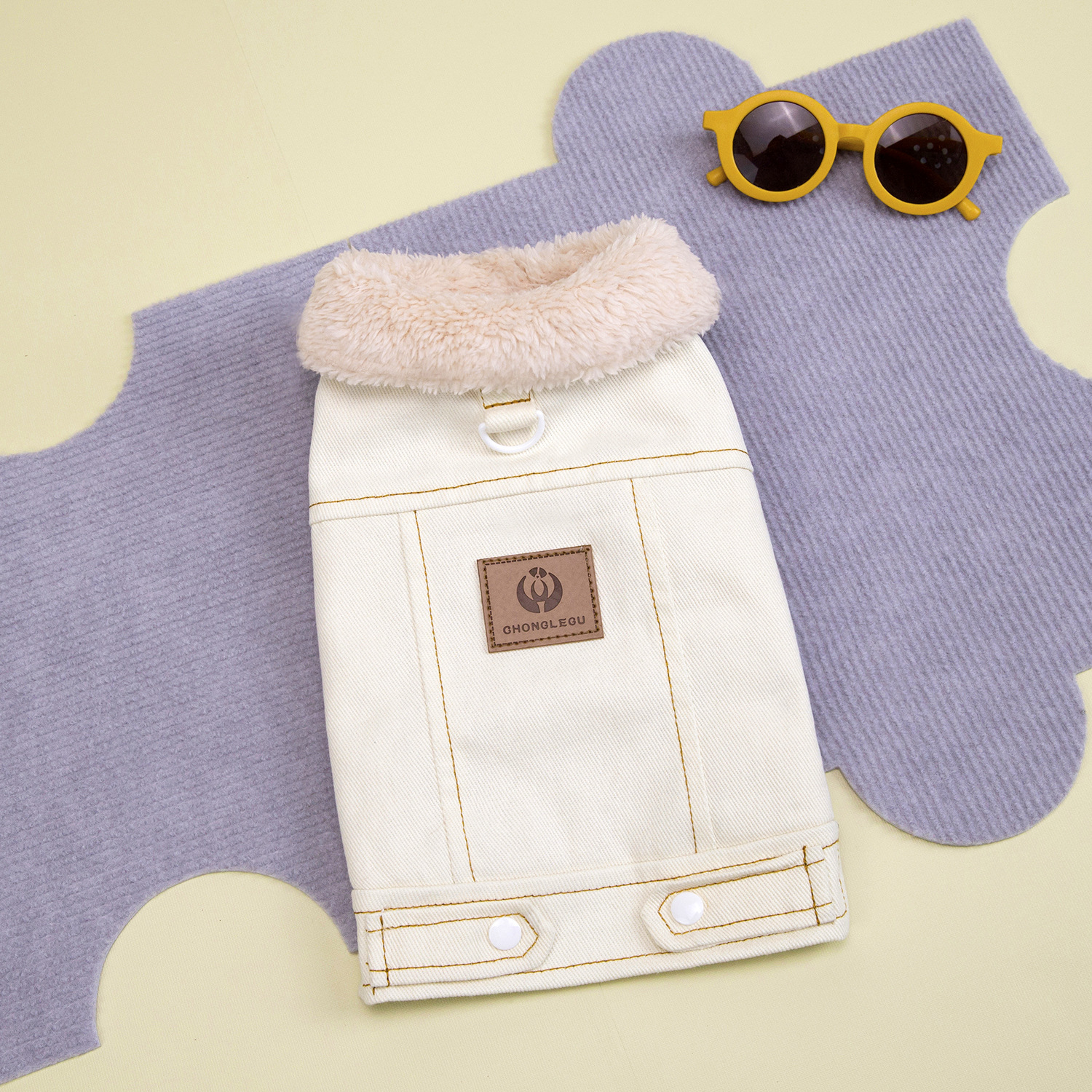 两只穿着外套的小狗宠物服装狗狗衣服宠物服饰新款可爱宠物狗狗衣服详情5