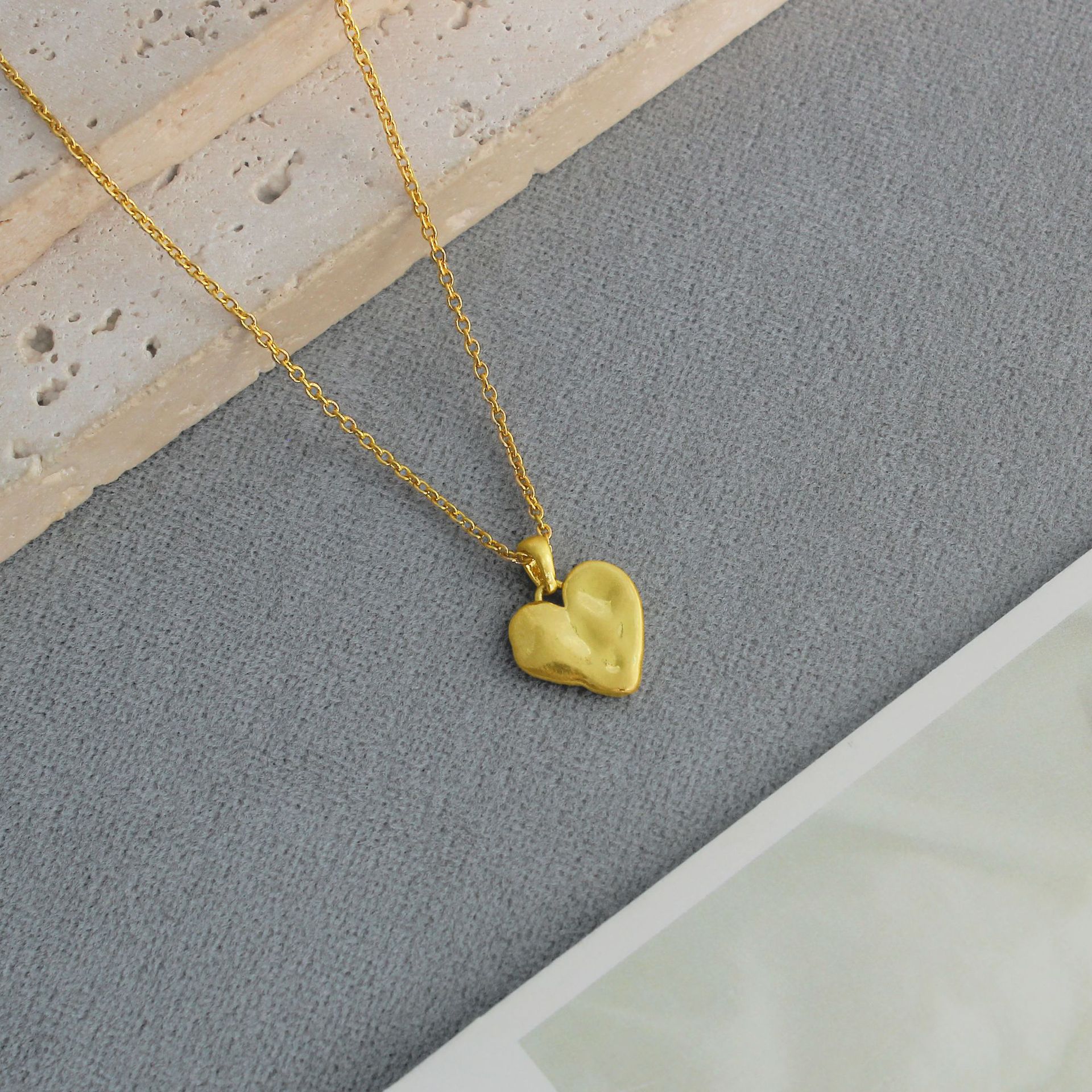 25年春季不规则爱心项链文艺复古简约气质百搭个性肌理爱心锁骨链详情5