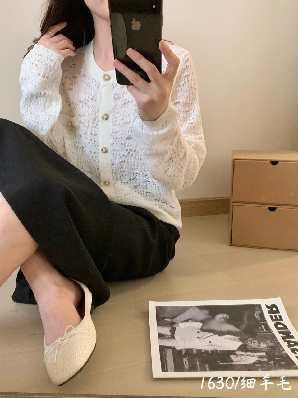 【e77】2024秋季新款 韩系钩花圆领单排扣长袖毛衣小香风女详情2