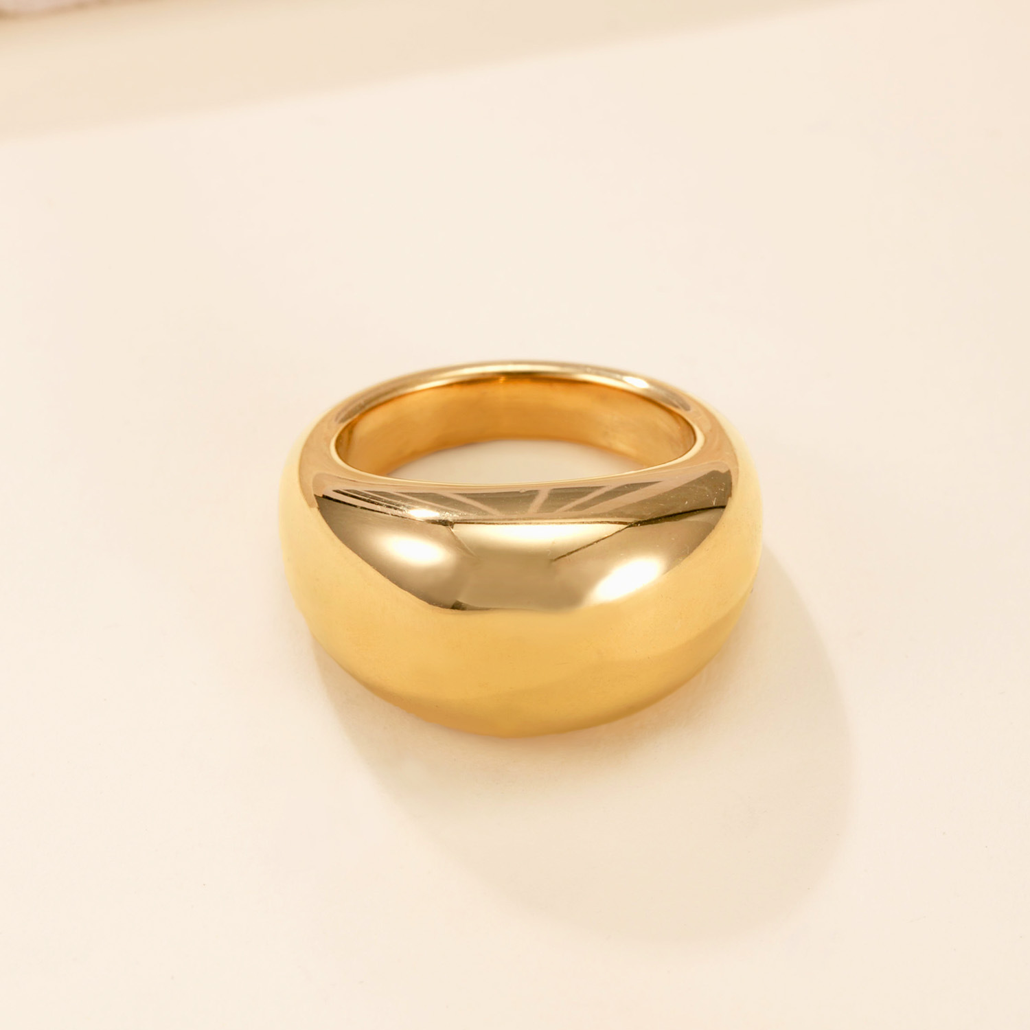 亚马逊新品钛钢戒指铸造弧形光面戒指女时尚百搭不锈钢饰品批发厂详情8