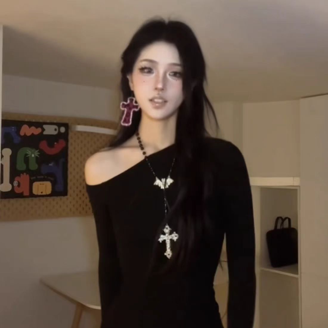 暗黑y2k亚比少女叠戴黑色串珠项链蝙蝠十字甜酷辣妹卫衣项饰配饰详情5