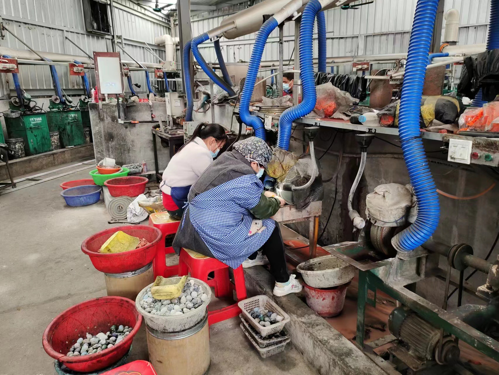 欧美跨境紫晶水晶吊坠项链天然水晶不规则水晶吊坠粉水晶镀金包边详情20