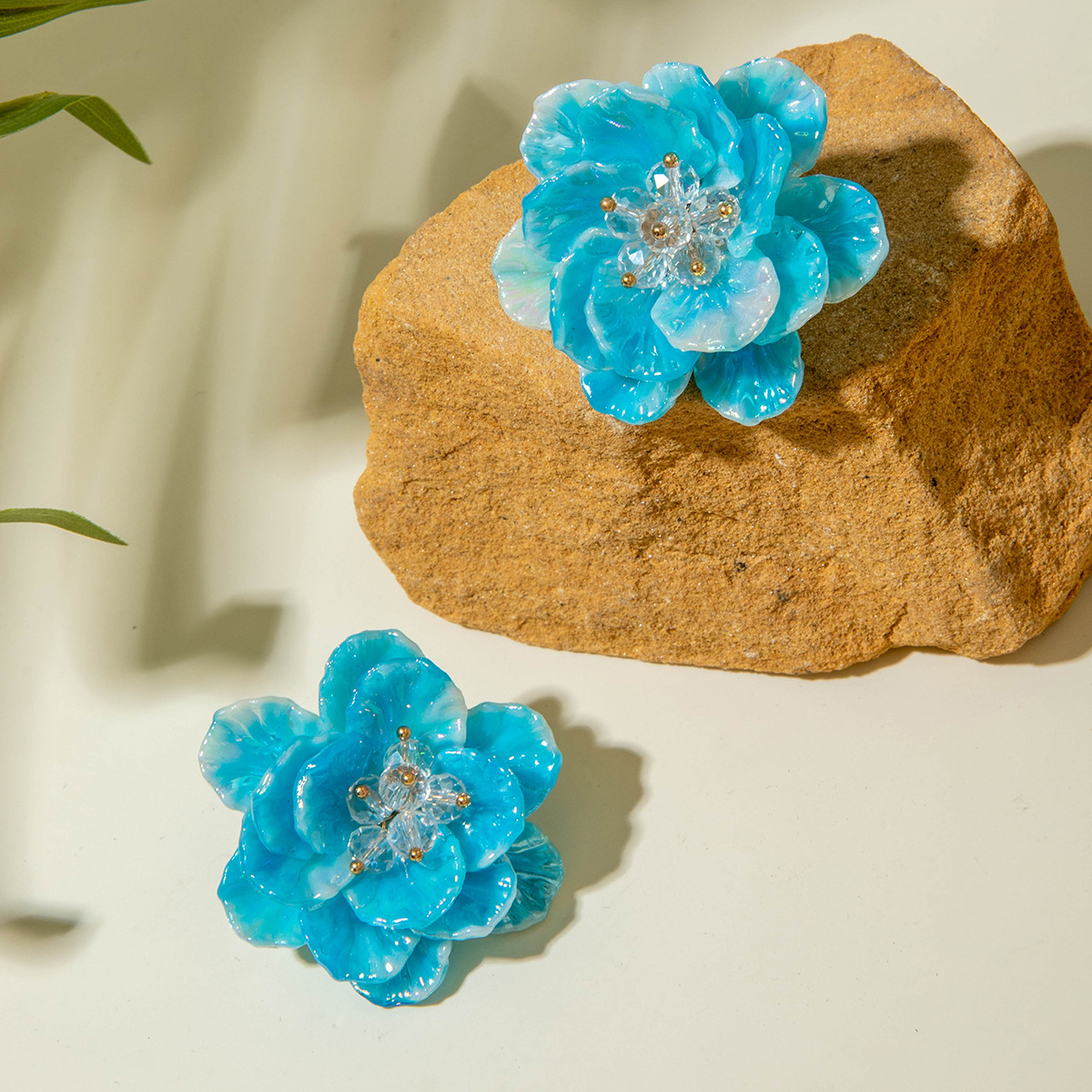 亚马逊跨境清新甜美彩色树脂花瓣花朵耳钉气质多巴胺 耳环耳饰女详情78