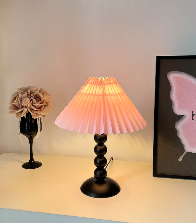 Nordic Ins-style retro desk lamp, creative bedside dormitory bedroom atmosphere, girl-decorated pleated Internet celebrity night light pic 10