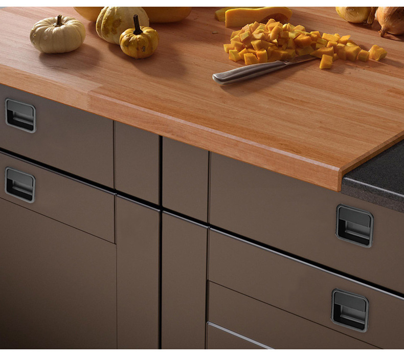 The black invisible handle of the tatami is embedded with the drawer handles of the cabinets and wardrobes. The sliding door is equipped with a golden concealed embedded handle pic 28