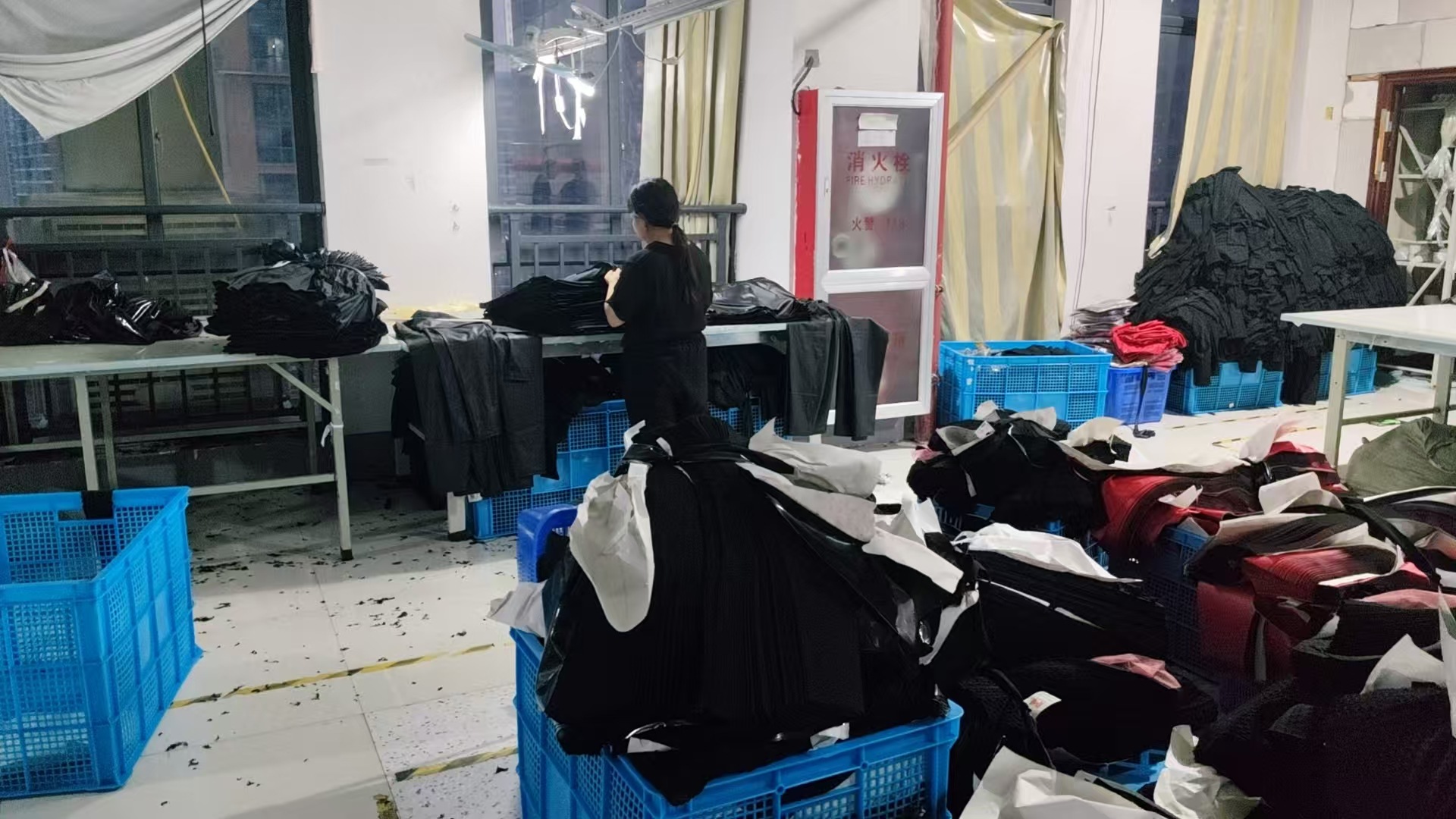 跨境显瘦夏季紧身连衣裙女欧美夜店包臀裙性感吊带裙多色内搭女装详情3