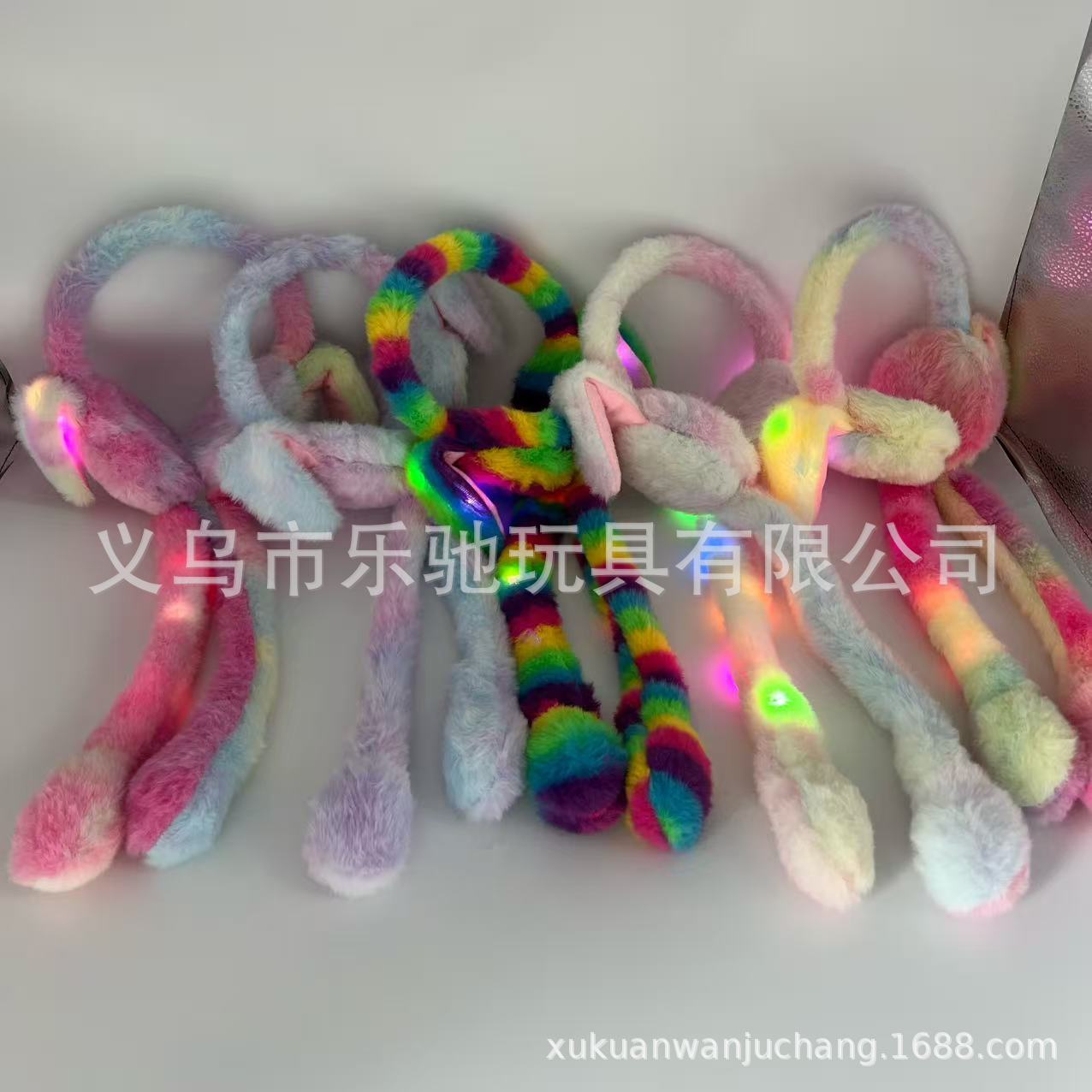 新款会动兔耳朵毛绒耳罩发光可爱保暖网红款厂家批发毛绒布艺公仔玩具详情8