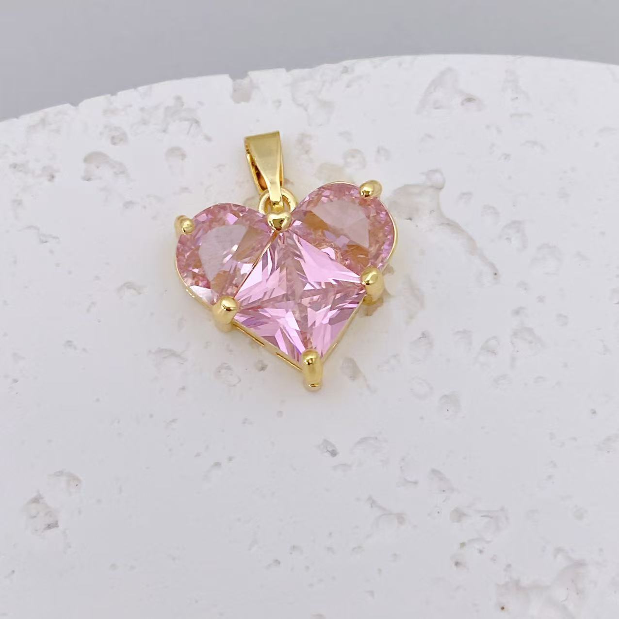 Cross-border new product Peach Heart heart-shaped pendant, DIY handmade jewelry accessory, copper electroplated zircon gold style wholesale pic 13