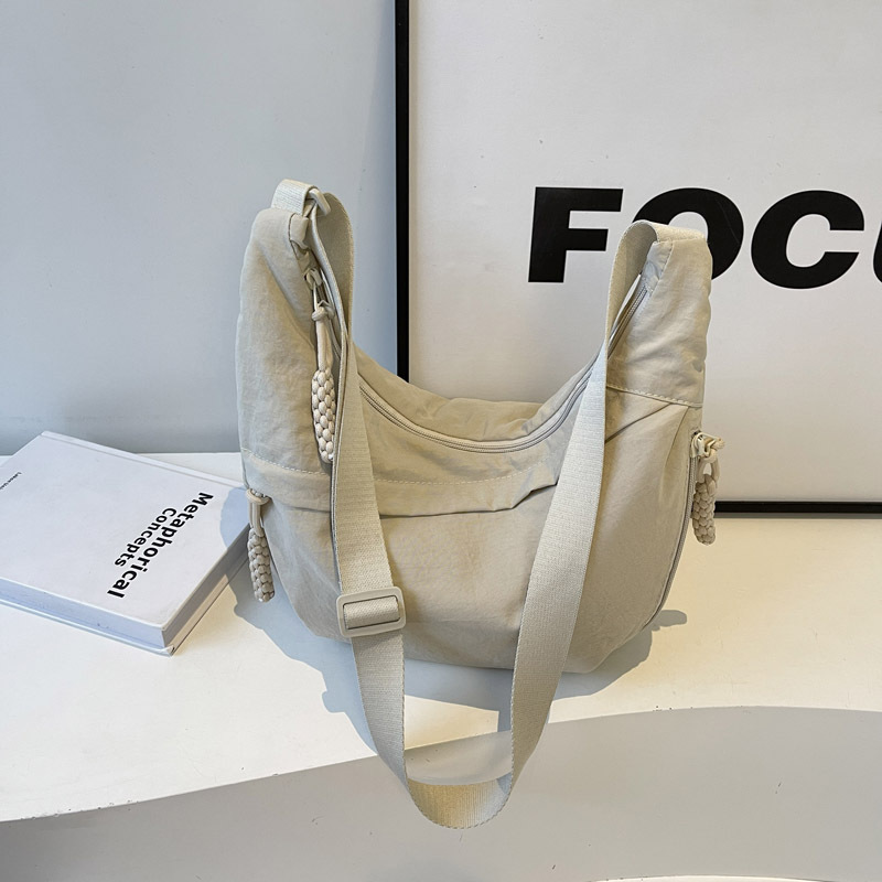 时尚布包女学生上课挎包尼龙布斜挎包大容量单肩包日系出游饺子包详情17