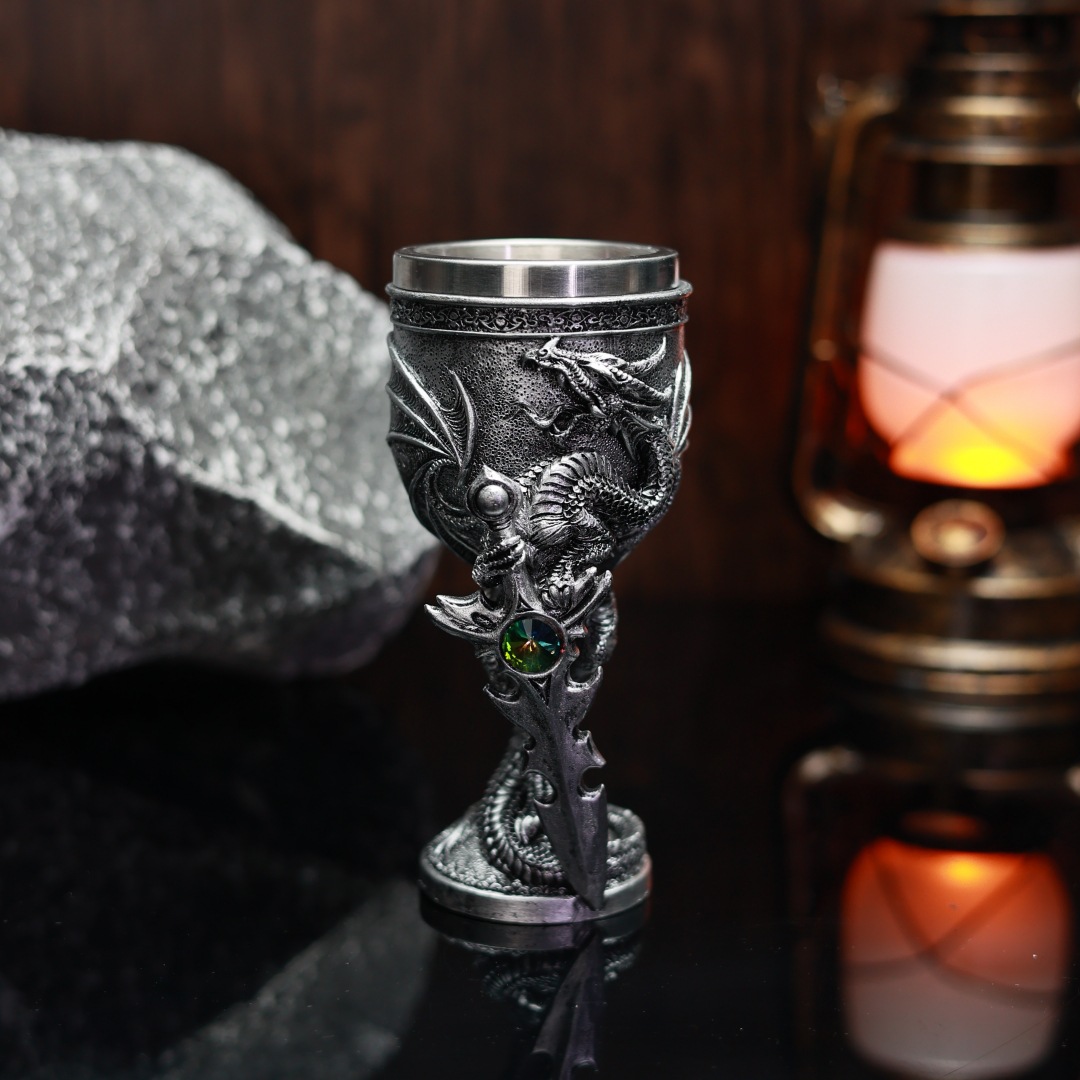 Niche high-appearation-level red wine glasses, European retro wine glasses, 3D dragon statue cocktail glasses pic 7