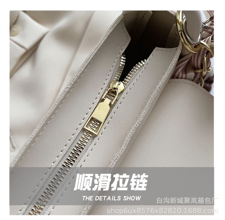 质感小包包2024新款女包春夏流行爆款斜挎包单肩腋下包小方包批发详情8