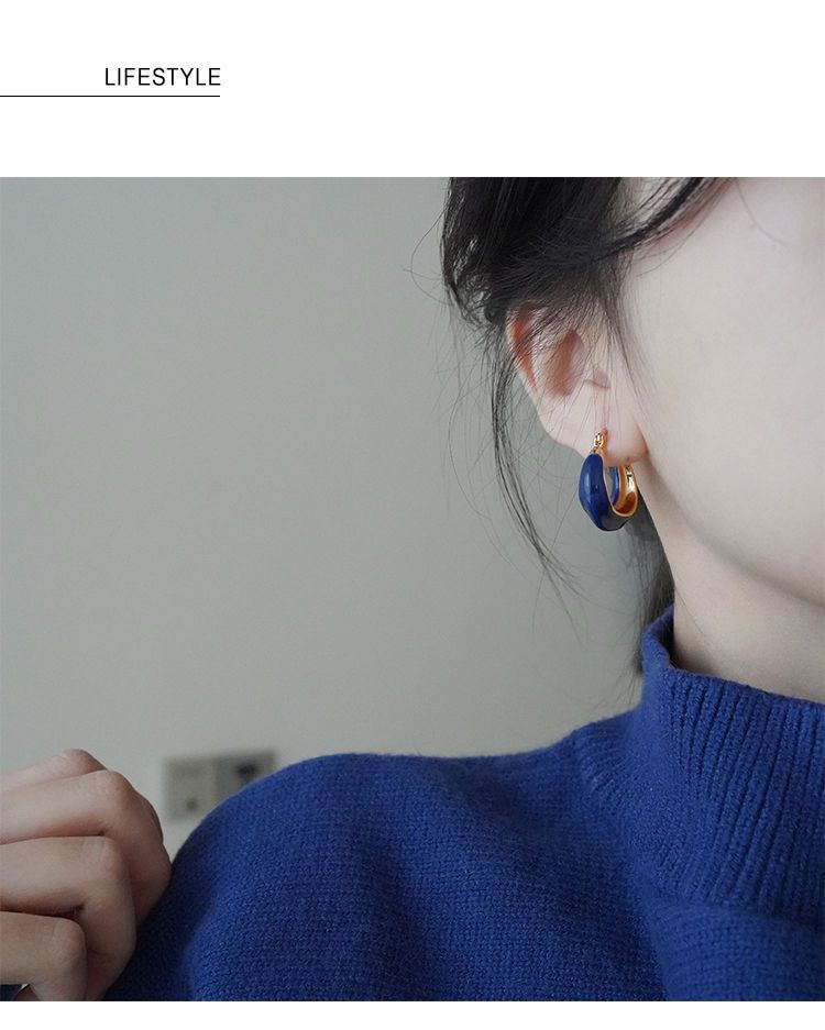 French retro Klein blue earrings with a niche design sense, elegant and high-end style. Spring and summer earrings, the latest trend in 2022 pic 4