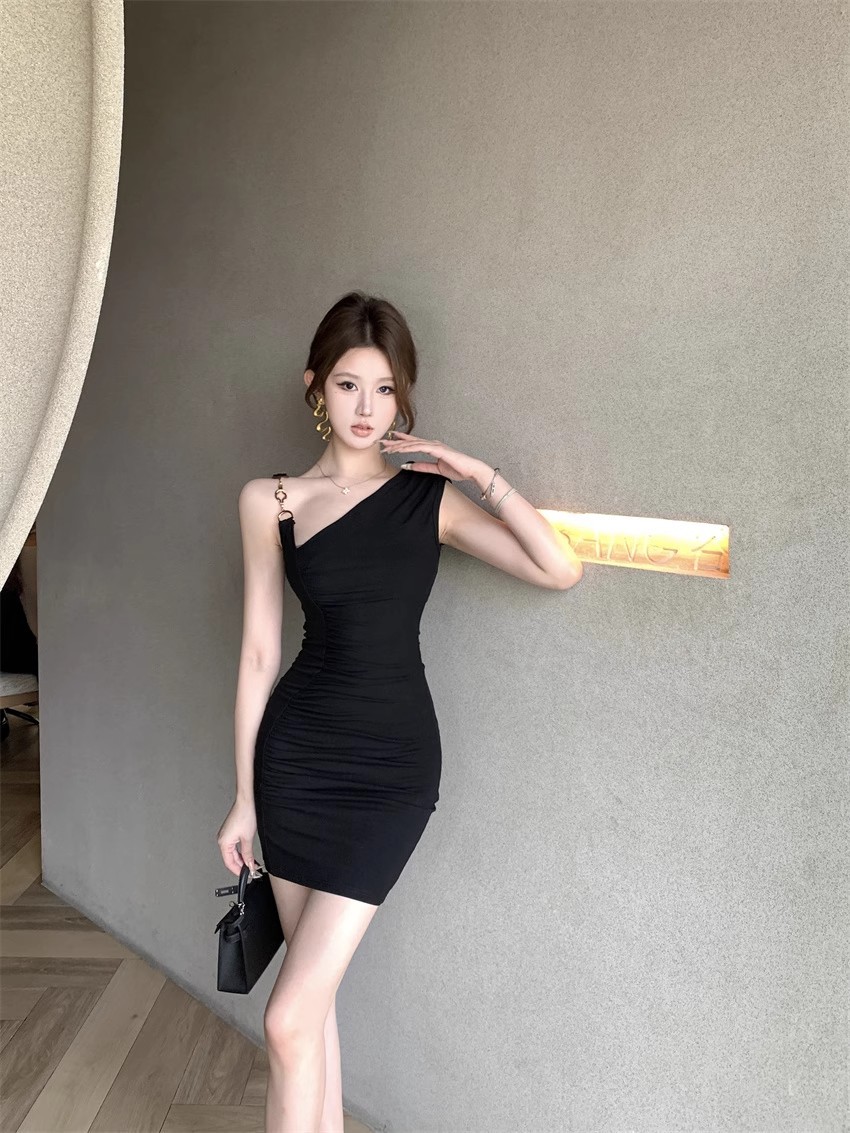 辣妹高级性感斜肩黑色吊带连衣裙女夏季修身气质御姐包臀约会短裙详情4