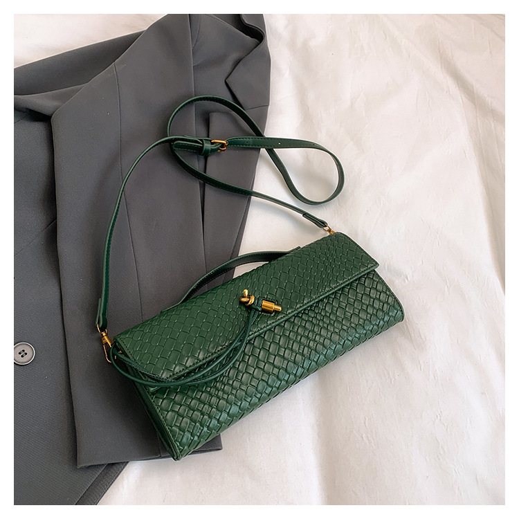A new cross-border woven pattern single-shoulder crossbody bag with a retro texture, a hand-held baguette bag, and a versatile and elegant evening clutch pic 24