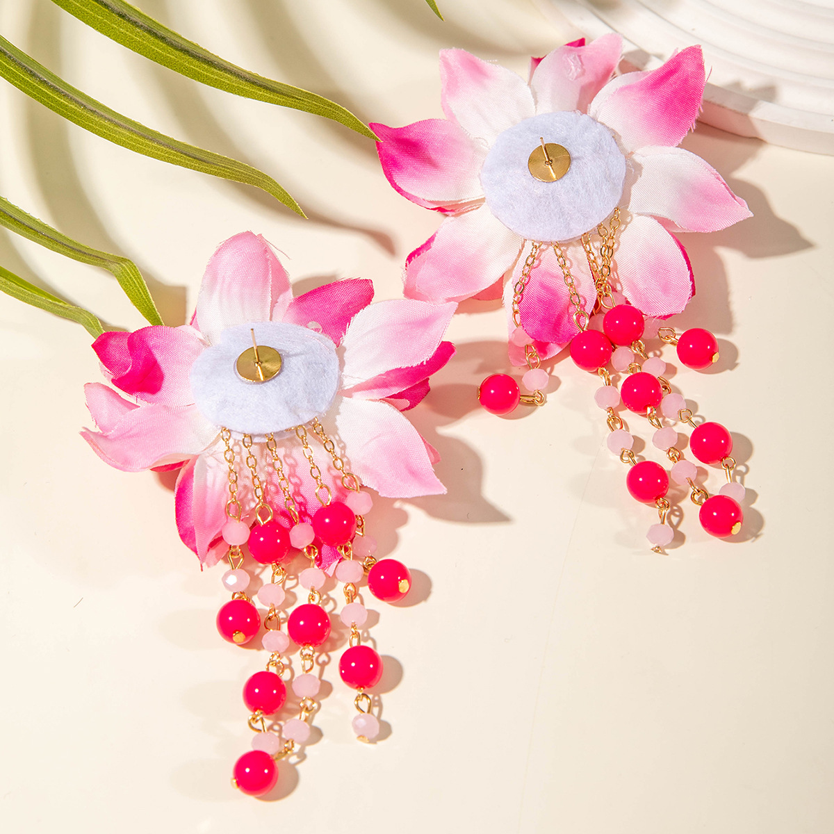 欧美跨境时尚清新布艺花朵流苏串珠优雅甜美情人节礼物耳坠耳环女详情46