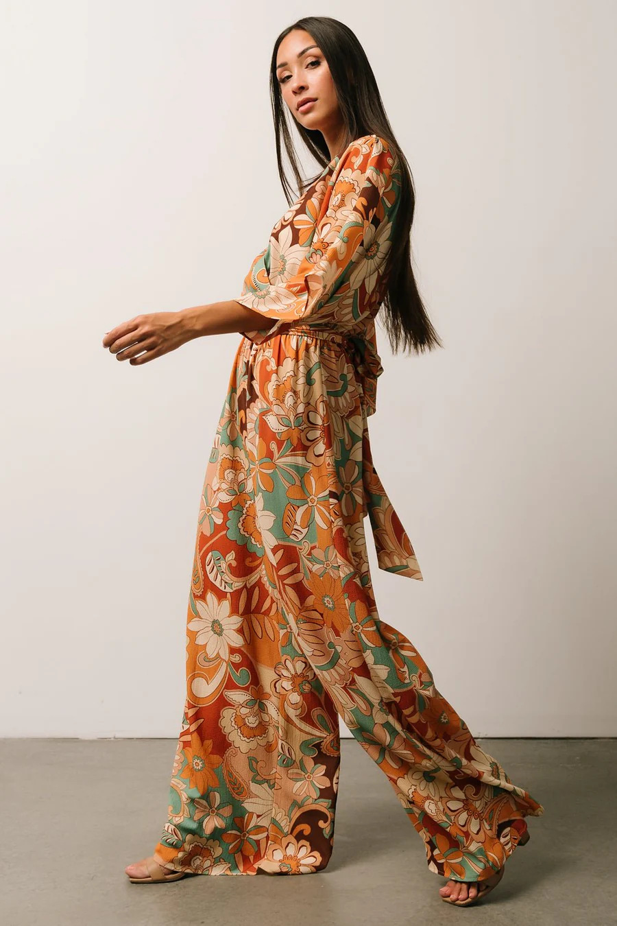 Cross-border independent website Amazon 2024 new European and American casual printed tie V-neck bat-sleeve jumpsuit for women pic 3