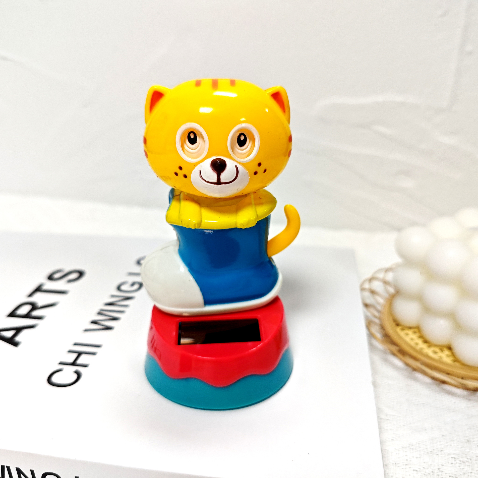 Cross-border best-selling solar-powered Halloween Skeleton Witch Ghost car automatic shaking head car interior ornaments are available for wholesale pic 27