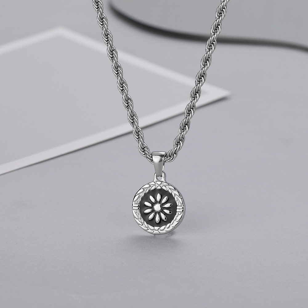 金色圆形古钱币镶嵌项链男女同款高级感百搭毛衣链防水防汗不掉色详情8