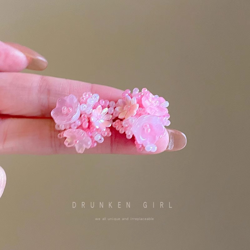 Spring/Summer 2025 fresh and elegant flower earrings for women, a light luxury and high-end look, pearl stud earrings, super fairy-like, versatile and elegant earrings pic 58