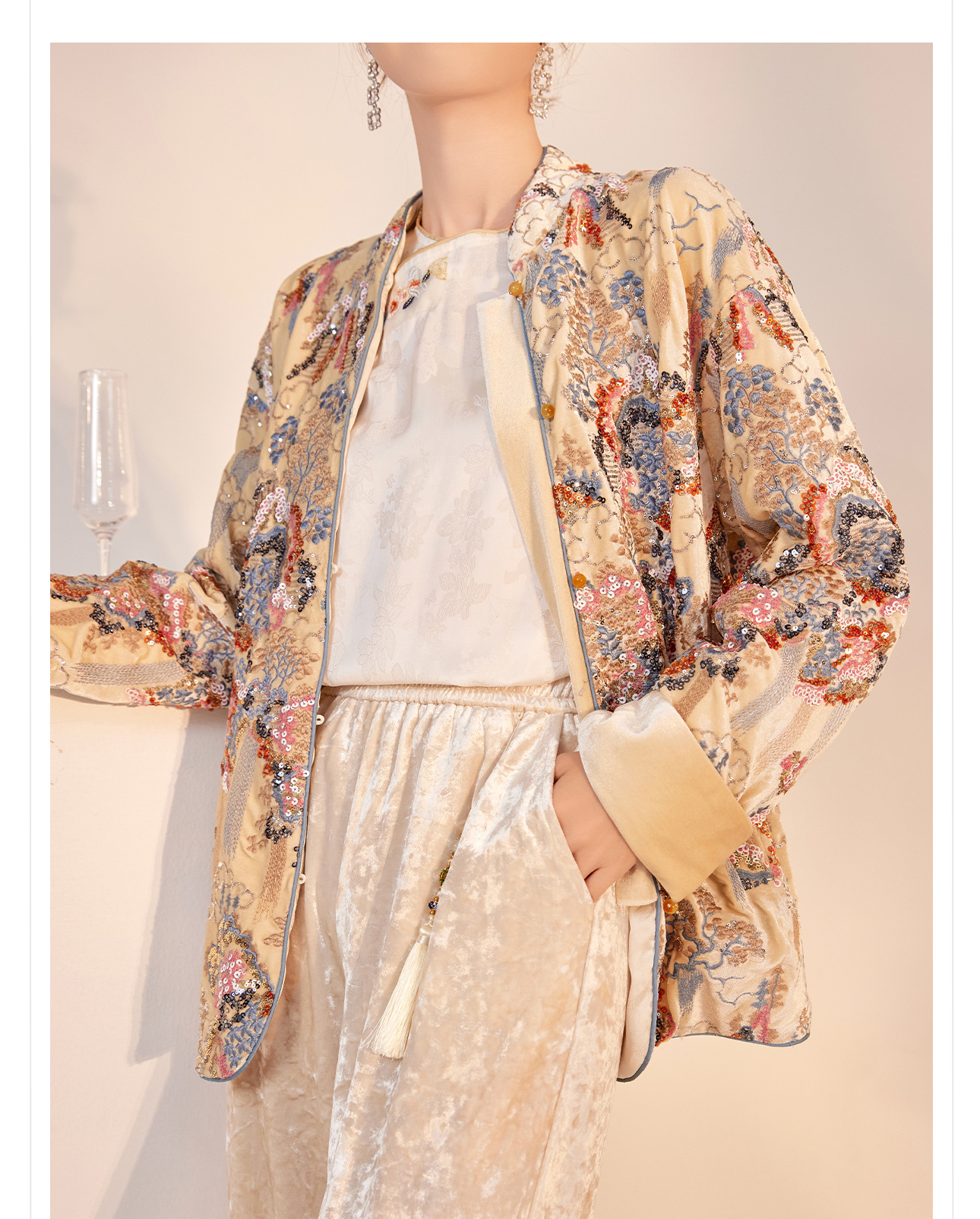 New Chinese-style top for women in the autumn and winter of 2025, featuring a heavy sequined embroidery design on cotton-padded jackets pic 6