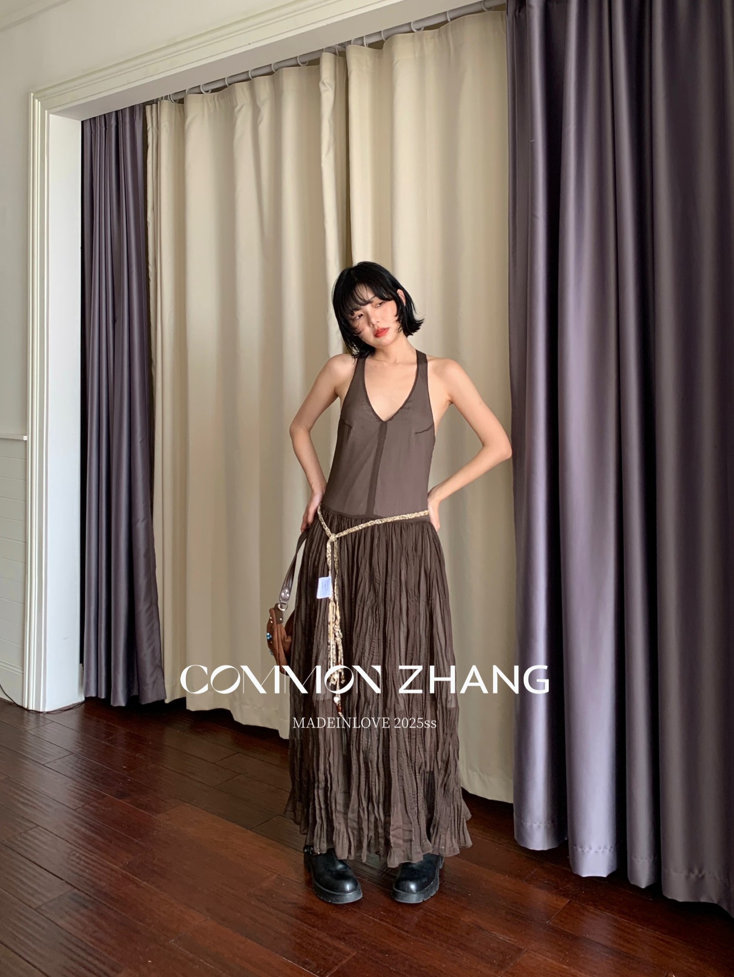 CZ ZHANG Mocha Mousse retro pleated V-neck dress Texture backless slightly transparent long dress B26987 pic 34